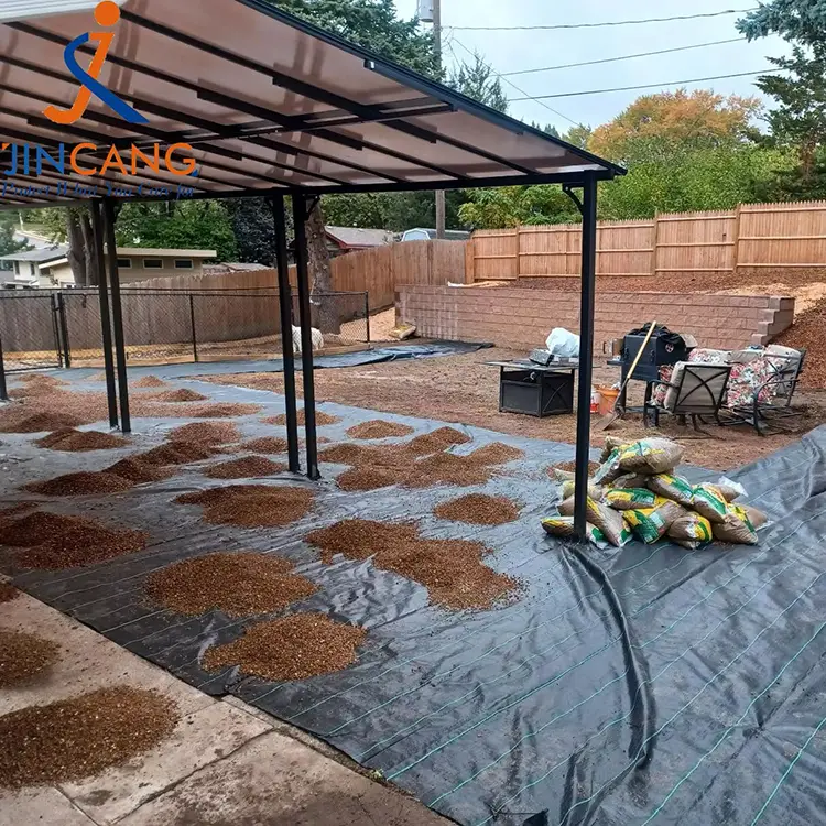 टिकाऊ तण चटई